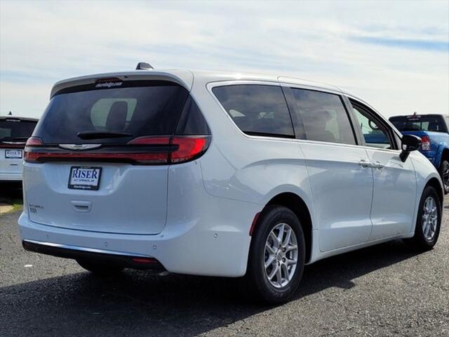 2024 Chrysler Pacifica PACIFICA TOURING L