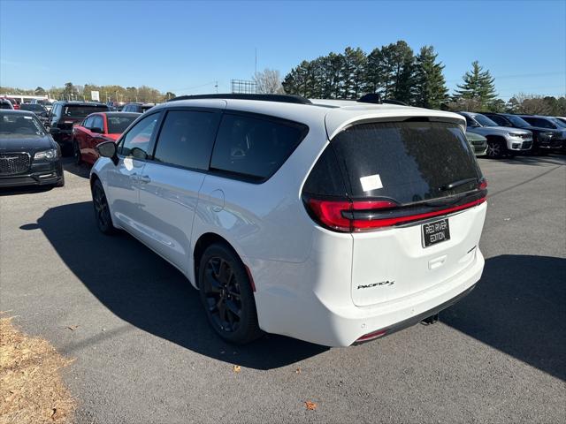 2024 Chrysler Pacifica PACIFICA LIMITED