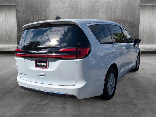 2024 Chrysler Pacifica PACIFICA TOURING L