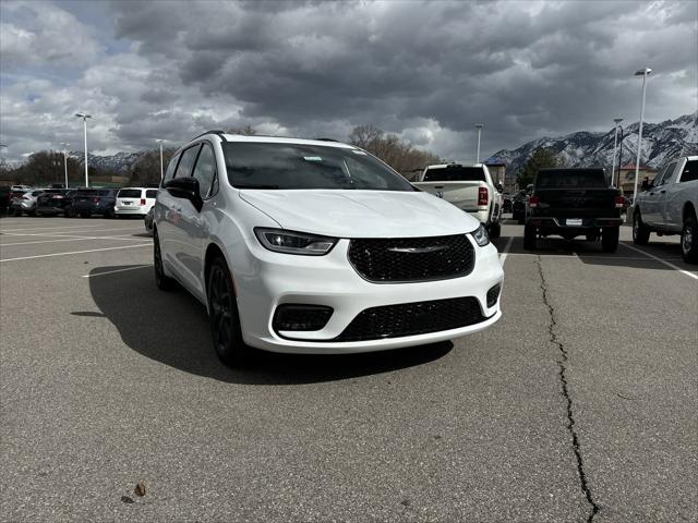 2024 Chrysler Pacifica PACIFICA TOURING L