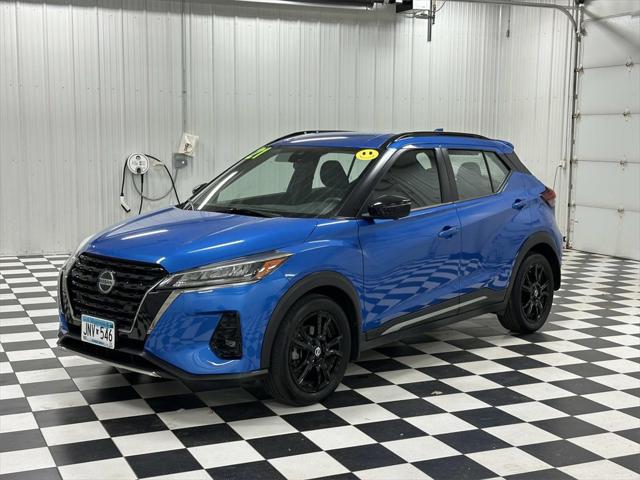 Used nissan sales kicks sr