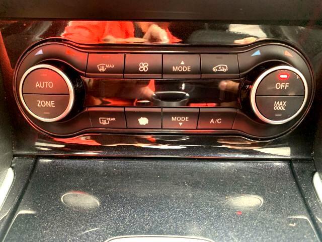 2017 INFINITI QX30 Premium
