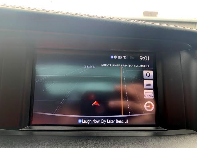 2017 INFINITI QX30 Premium