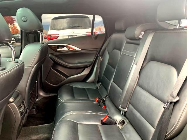 2017 INFINITI QX30 Premium