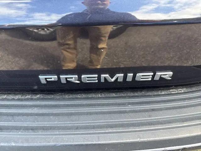 2022 Chevrolet Suburban 4WD Premier