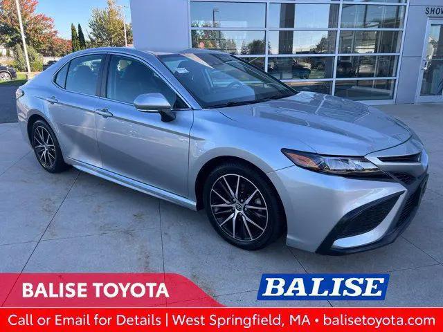 2022 Toyota Camry SE Hybrid for sale in West Springfield, MA