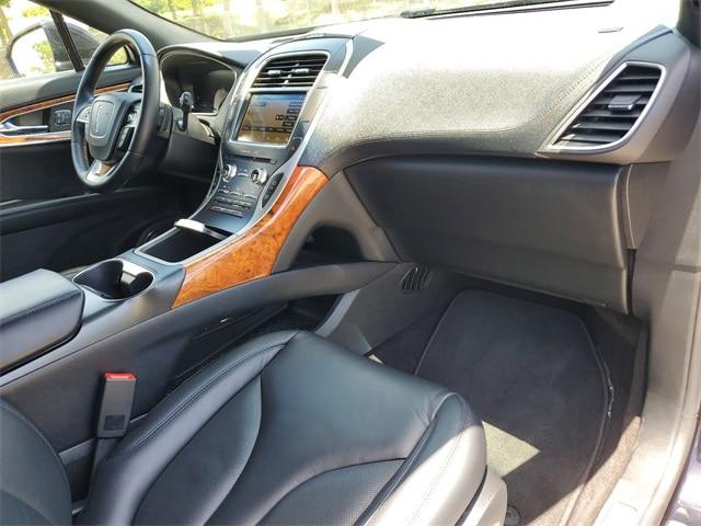 2019 Lincoln Nautilus Select