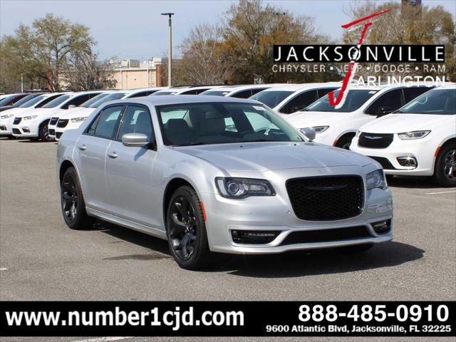 2023 Chrysler Chrysler 300 300 TOURING L RWD