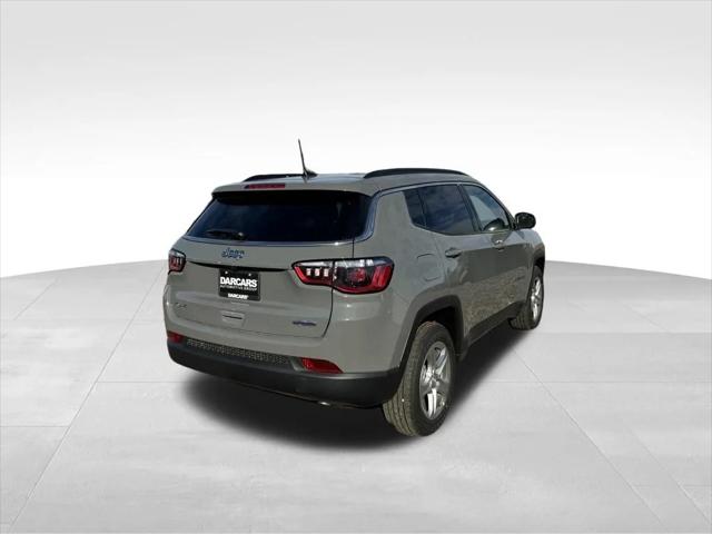 2024 Jeep Compass COMPASS LATITUDE 4X4