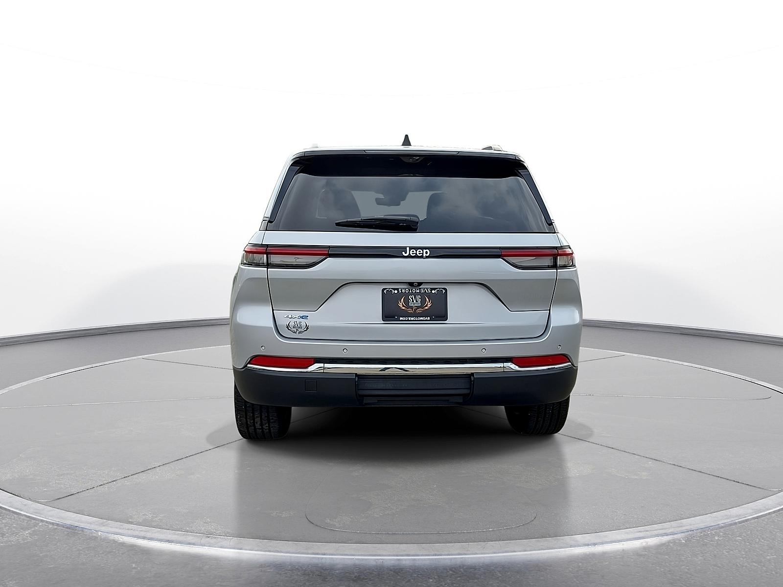 View vehicle photo 7