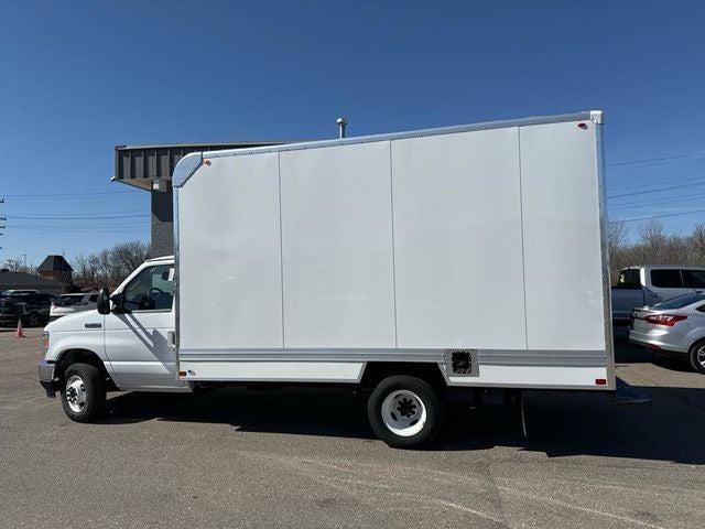 2024 Ford E-350 Cutaway Base