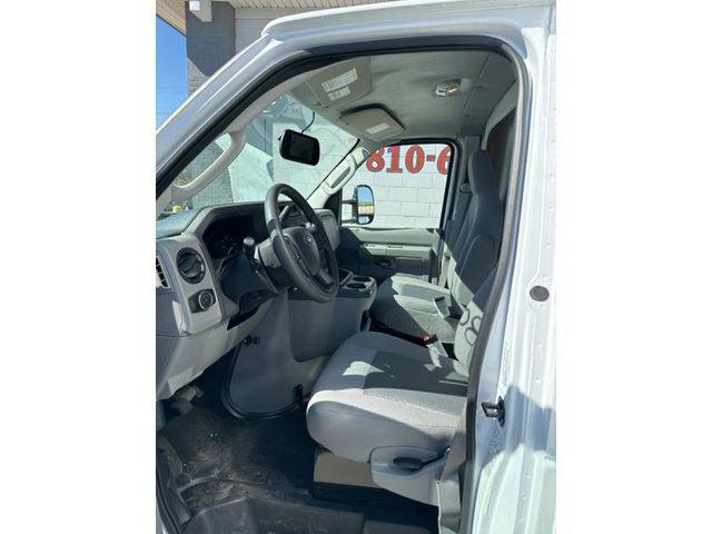 2024 Ford E-350 Cutaway Base