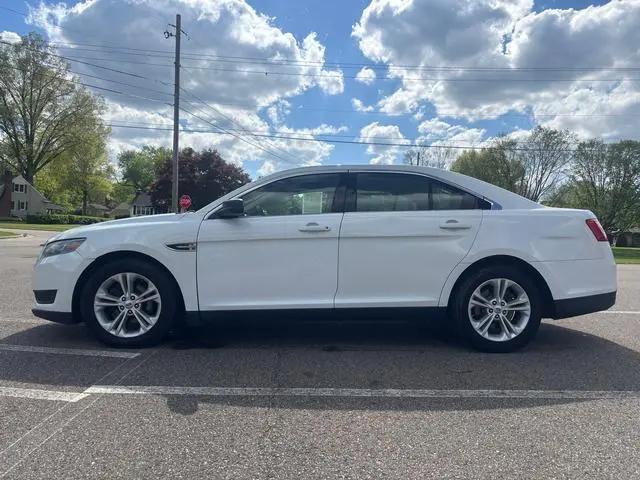 2017 Ford Taurus SE for sale in Canton, OH