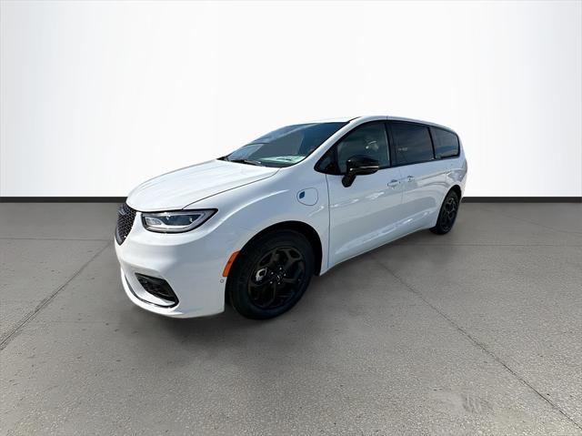 2024 Chrysler Pacifica Hybrid PACIFICA PLUG-IN HYBRID S APPEARANCE