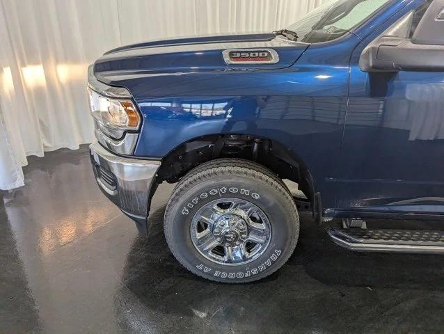 2024 RAM Ram 3500 RAM 3500 TRADESMAN CREW CAB 4X4 8 BOX