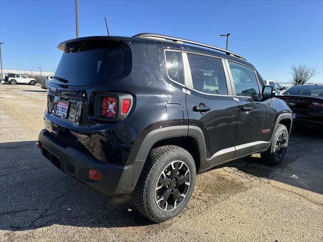 2023 Jeep Renegade RENEGADE TRAILHAWK 4X4