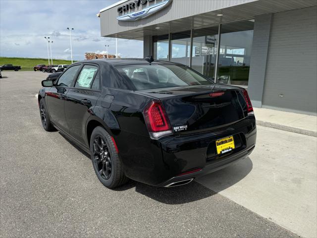 2023 Chrysler 300 Touring L AWD