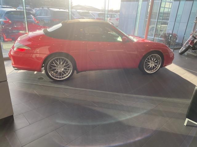 2003 Porsche 911 Carrera (M6)