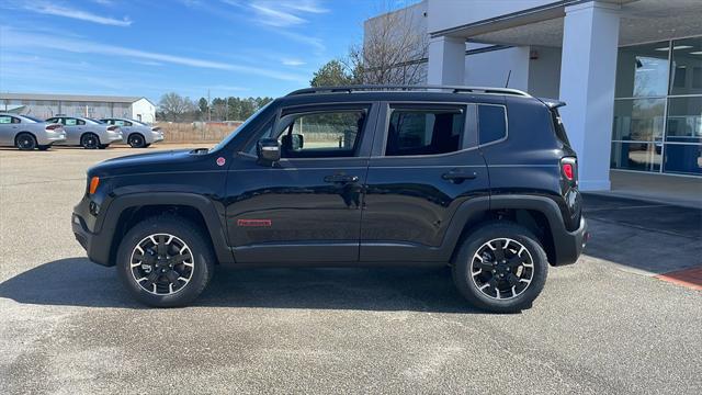 2023 Jeep Renegade RENEGADE TRAILHAWK 4X4