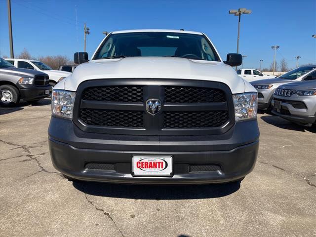 2023 RAM Ram 1500 Classic RAM 1500 CLASSIC TRADESMAN CREW CAB 4X4 57 BOX