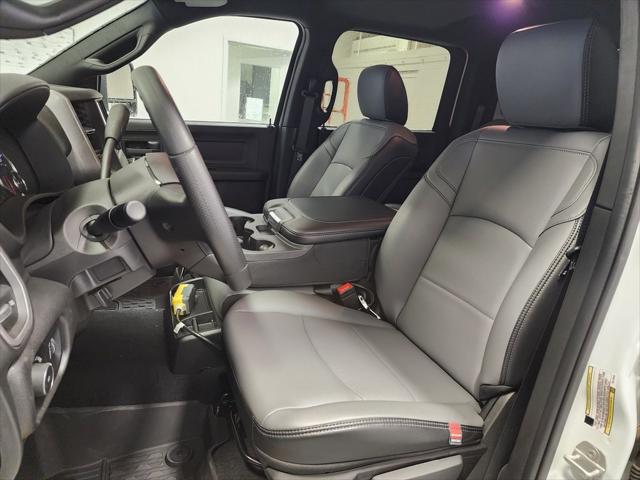 2024 RAM Ram 3500 Chassis Cab RAM 3500 TRADESMAN CREW CAB CHASSIS 4X4 60 CA 2024 RAM Ram 3500 Chassis Cab RAM 3500 TRADESMAN CREW CAB CHASSIS 4X4 60 CA