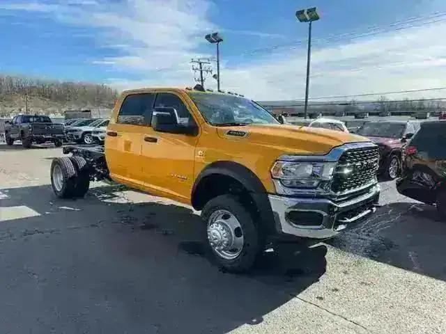 2024 RAM Ram 4500 Chassis Cab RAM 4500 SLT CHASSIS CREW CAB 4X4 60 CA