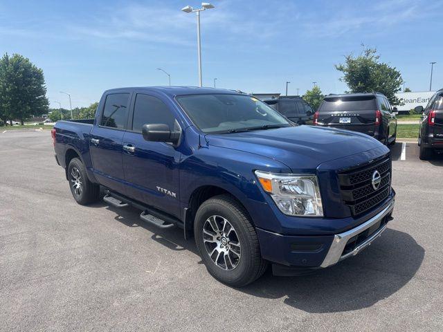 2021 Nissan Titan Crew Cab SV 4x4 for sale in Kansas City, MO