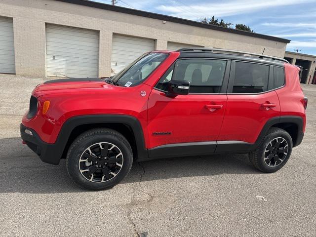 2023 Jeep Renegade RENEGADE TRAILHAWK 4X4