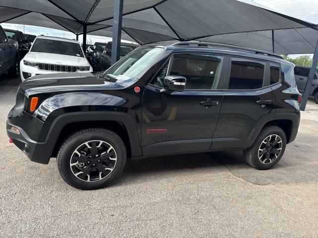 2023 Jeep Renegade RENEGADE TRAILHAWK 4X4