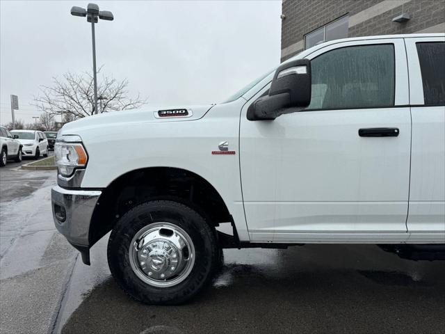 2024 RAM Ram 3500 Chassis Cab RAM 3500 TRADESMAN CREW CAB CHASSIS 4X4 60 CA