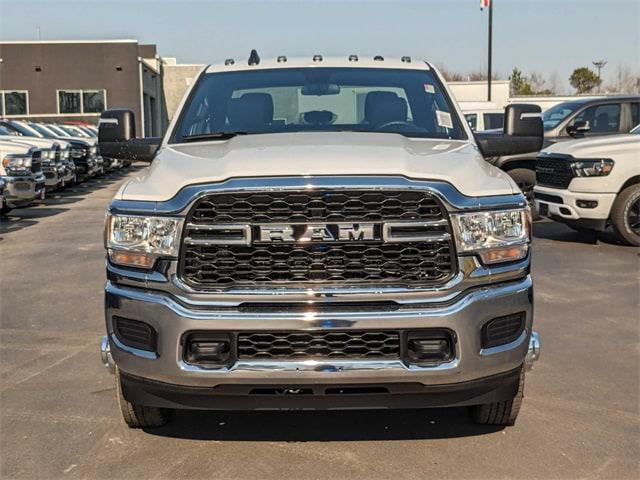 2024 RAM Ram 3500 Chassis Cab RAM 3500 TRADESMAN CREW CAB CHASSIS 4X4 60 CA