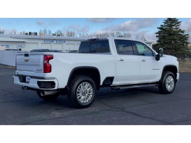 2022 Chevrolet Silverado 2500HD 4WD Crew Cab Standard Bed High Country