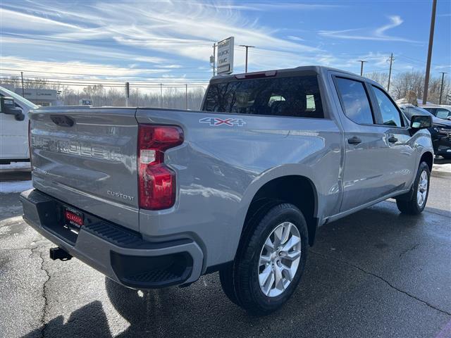 2024 Chevrolet Silverado 1500 4WD Crew Cab Short Bed Custom