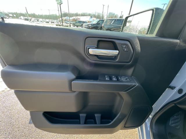 2024 Chevrolet Silverado 1500 4WD Crew Cab Short Bed Custom