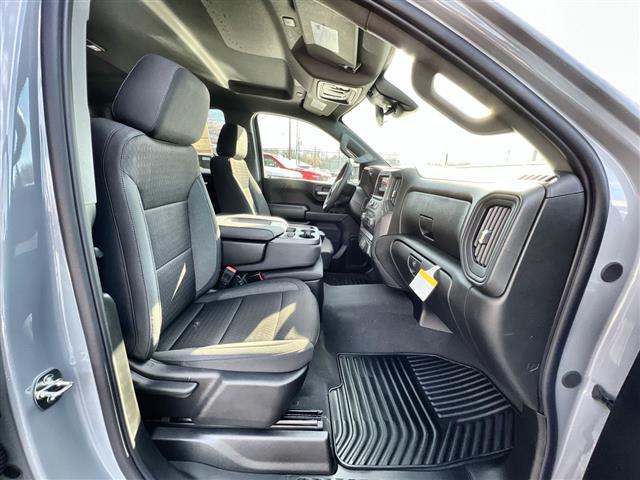 2024 Chevrolet Silverado 1500 4WD Crew Cab Short Bed Custom