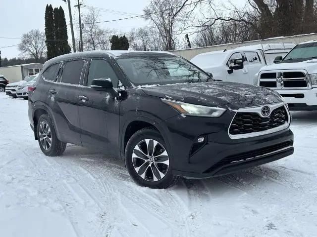2021 Toyota Highlander XLE for sale in St Louis, MI