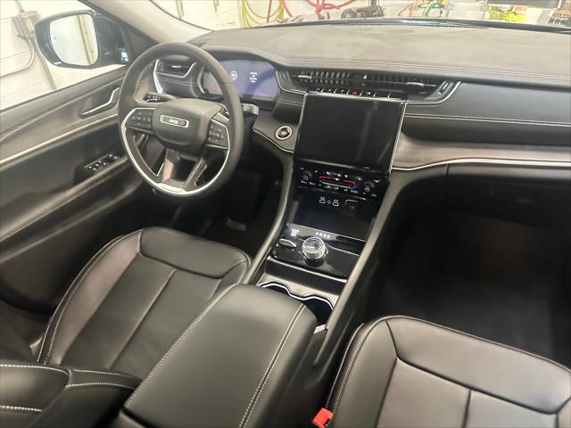 2024 Jeep Grand Cherokee GRAND CHEROKEE L LIMITED 4X4