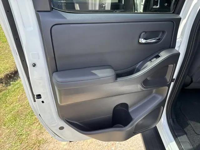2022 Nissan Frontier Crew Cab SV 4x4