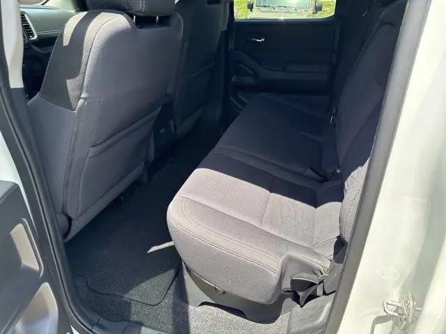2022 Nissan Frontier Crew Cab SV 4x4