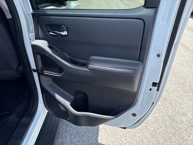 2022 Nissan Frontier Crew Cab SV 4x4