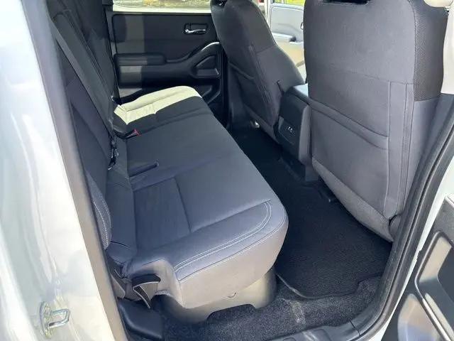 2022 Nissan Frontier Crew Cab SV 4x4