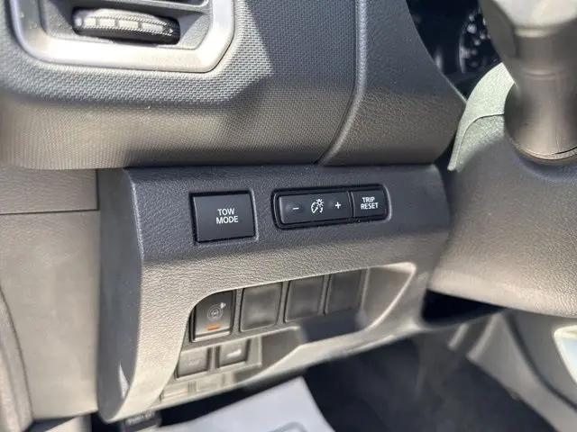 2022 Nissan Frontier Crew Cab SV 4x4