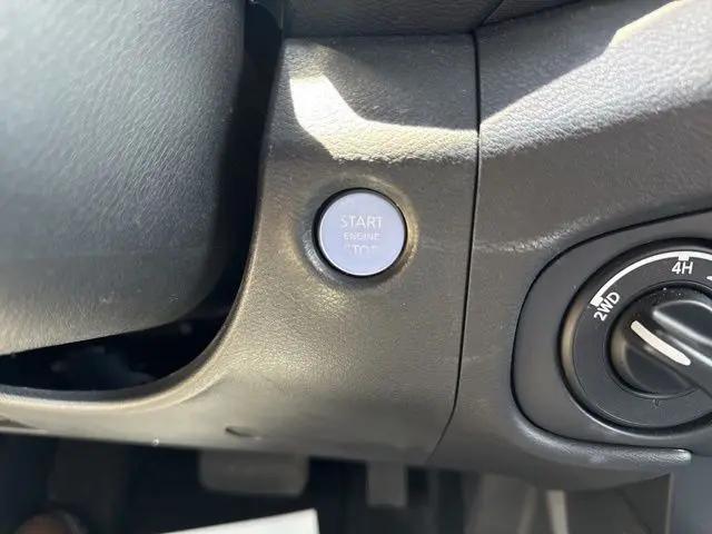 2022 Nissan Frontier Crew Cab SV 4x4