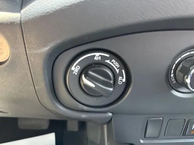 2022 Nissan Frontier Crew Cab SV 4x4