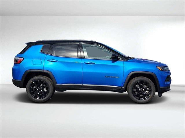 2024 Jeep Compass COMPASS LATITUDE 4X4