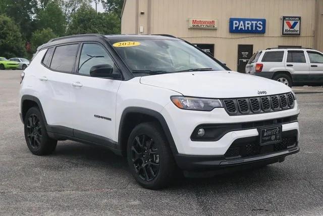 2024 Jeep Compass COMPASS LATITUDE 4X4