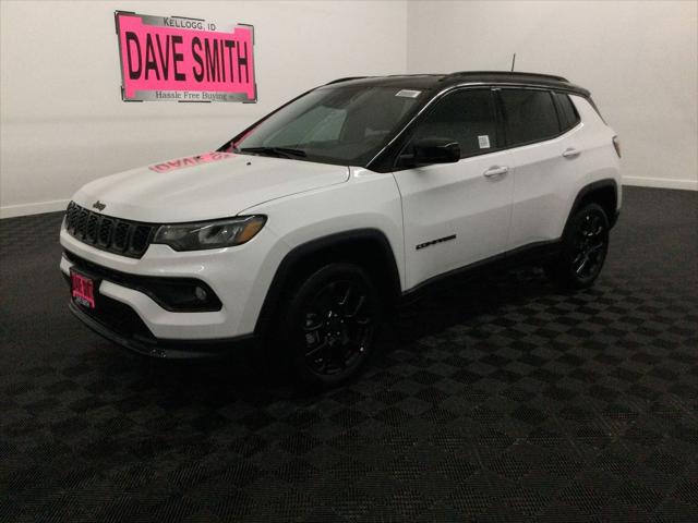 2024 Jeep Compass COMPASS LATITUDE 4X4