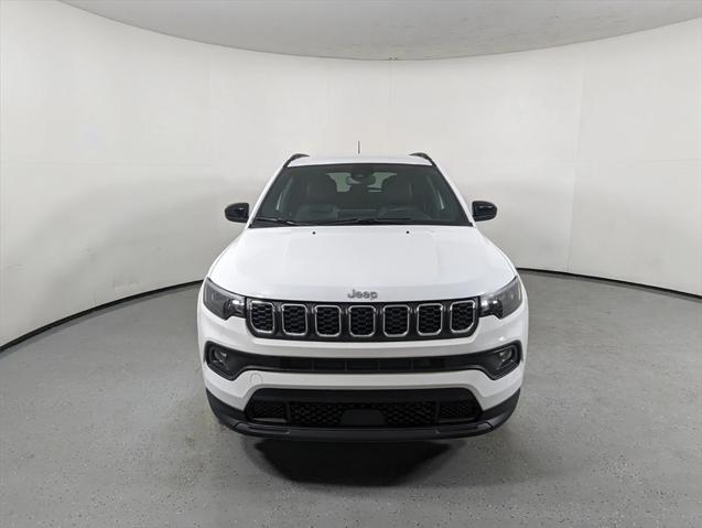 2024 Jeep Compass COMPASS LATITUDE 4X4