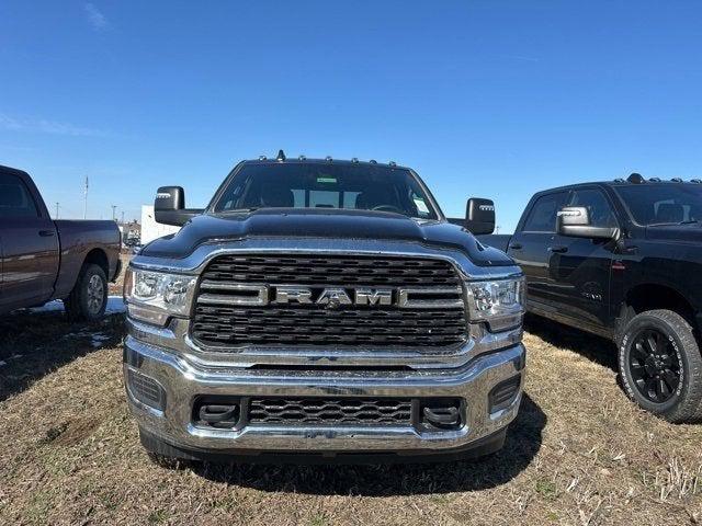 2024 RAM Ram 3500 RAM 3500 TRADESMAN CREW CAB 4X4 64 BOX 2024 RAM Ram 3500 RAM 3500 TRADESMAN CREW CAB 4X4 64 BOX