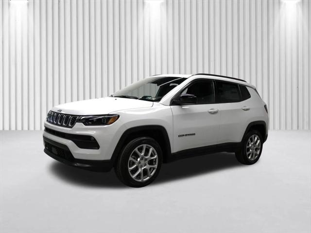 2024 Jeep Compass COMPASS LATITUDE LUX 4X4